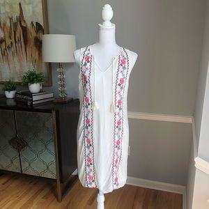 🌟 4/$20! Floral embroidered crepe dress